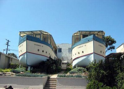 casas con forma de barcos