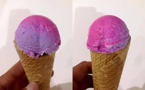 El helado azul que cambia a rosa 