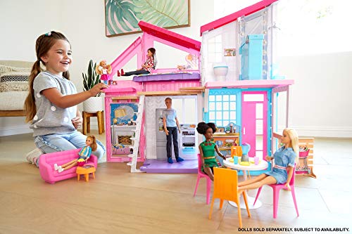 Barbie Malibu, casa de muñecas de dos pisos plegable con muebles y accesorios, multicolor, única (Mattel FXG57)