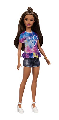 Barbie Fashionista - Muñeca morena con moño y shorts tejanos (Mattel FYB31)