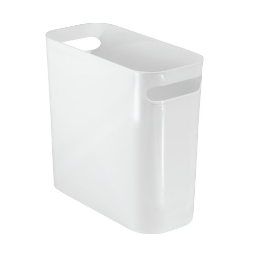 iDesign Cubo de basura con asas, papelera pequeña de plástico para residuos, moderna papelera de cocina, baño y oficina, blanco