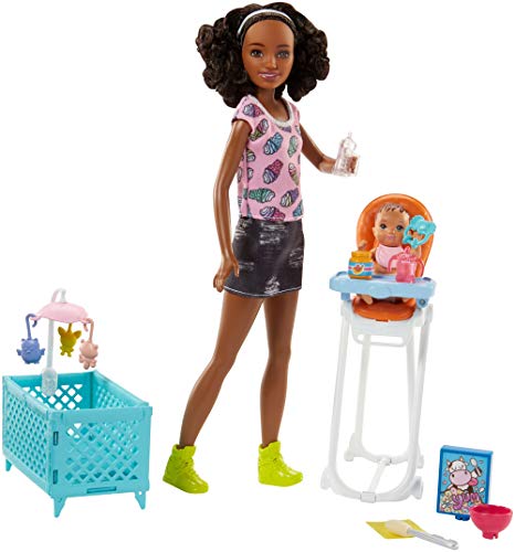 Barbie Quiero Ser niñera, muñeca con bebé, trona y cuna (Mattel FHY99)