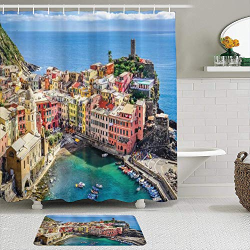 Juegos de Cortinas de baño con alfombras Antideslizantes, Vista del Puerto de Italia en The Vernazza Village Coloridos Apartamentos y Barcos,con 12 Ganchos