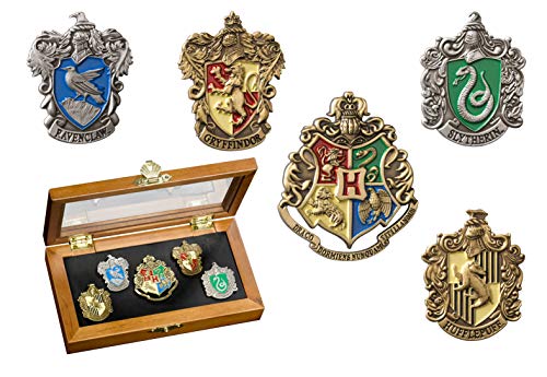 Pin de la casa de Hogwarts: Cinco Pines en la Vitrina. Colección Harry Potter Noble