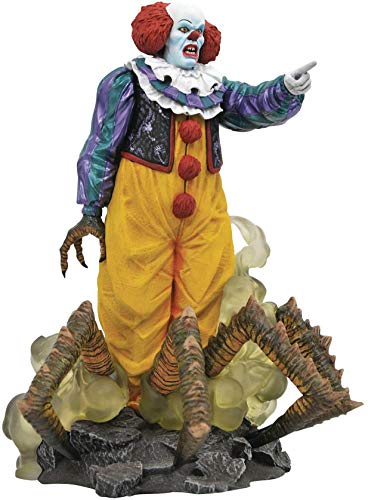 Diamond Select Toys Gallery: IT 1990 Pennywise PVC Statue (FEB202403)
