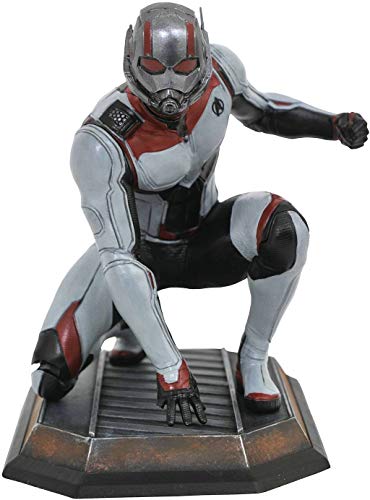 Diamond Select Toys Marvel Gallery: Avengers End Game - Quantum Realm Ant-Man PVC Diorama (MAY192368)