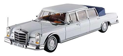 Sunstar – 2301 – Mercedes-Benz 600 Pullman laulaulet – 1966 (Escala 1/18 – Blanco