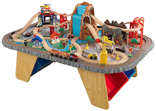 KidKraft- Set de tren con cascada y montaña y mesa, de madera, para niños, juego clásico de actividades ferroviarias con accesorios incluidos (112 piezas)  (17498) , color/modelo surtido