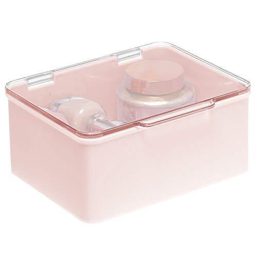 mDesign Organizador de maquillaje para encimera o estantes de baño – Estuche de maquillaje con tapa para cosméticos, esmaltes de uñas, etc. – Caja de plástico apilable – rosa claro/transparente