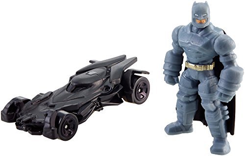 Mattel Hot Wheels Batman V Superman: Dawn of Justice Armored Batman Mini Figura y Batmobile