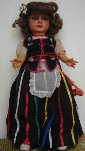ANTIGUA Y ORIGINAL MUÑECA DE PORCELANA con vestido y enaguas todo hecho a mano