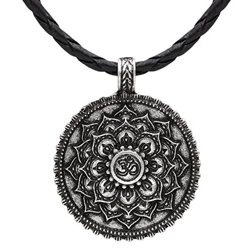 Collar vintage de plata envejecida con diseño de flor de loto y mantra Om