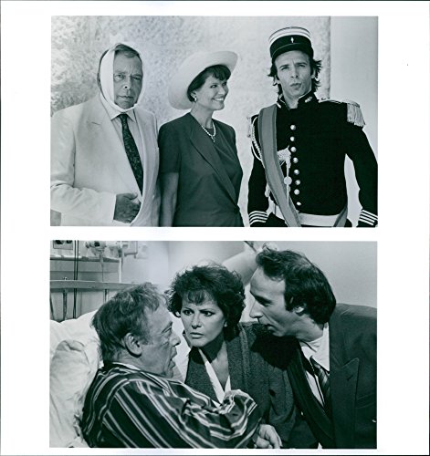Vintage foto de Roberto Benigni, Claudia Cardinale y Herbert Lom en la escena de la película, "hijo de la pantera rosa."