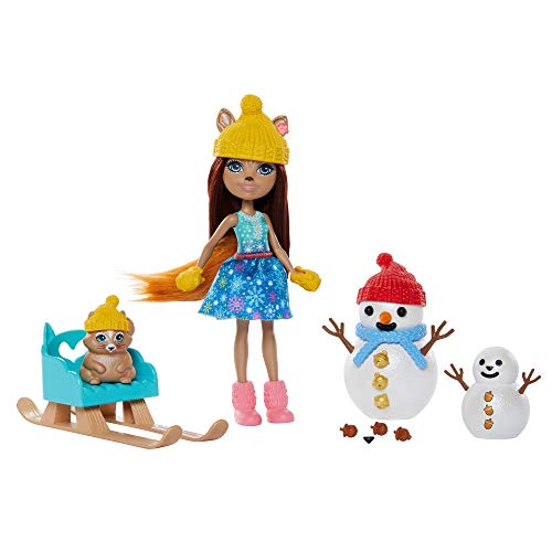 Enchantimals, Muñeca con mascota Sharlotte Squirrel y Nutsy en la nieve (Mattel GNP16)