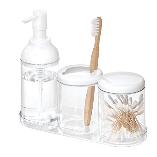 iDesign Set de baño, juego de baño con 4 accesorios de plástico resistente, incluye dispensador de jabón, portacepillos de dientes, vaso con tapa y bandeja, blanco y transparente