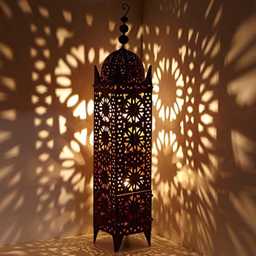 Casa Moro | Farol oriental de hierro marroquí Hilal, 144 cm de alto x 26 cm de ancho en color marrón oxidado, para exterior e interior, artesanía de Marruecos | L1658