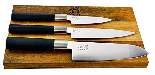 Palatina Werkstatt ® Juego de cuchillos Kai Wasabi Black Santoku de 16,5 cm, cuchillo de oficina de 10 cm, cuchillo multiusos de 15 cm, tabla de madera de roble de 25 x 15 cm