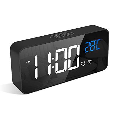 LATEC Reloj Despertador Digital, LED Pantalla Reloj Alarma Inteligente con Temperatura, Puerto de Carga USB, 12/24 Horas, 4 Brillo Ajustable, Función Snooze y Alarma de Espejo Portátil (Negro)