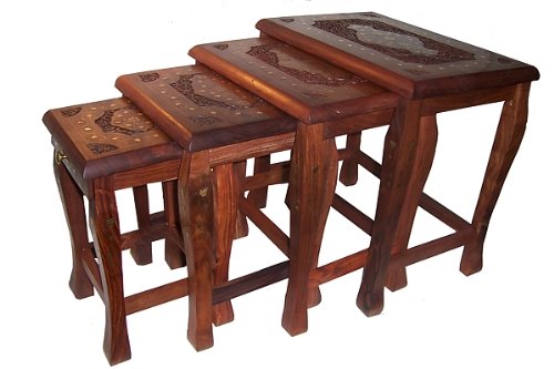 Set cuatro mesas madera diferentes tamaños mesitas auxiliares incrustaciones de latón artesanía