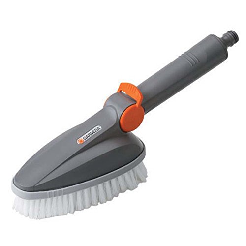 Escobillón manual GARDENA: cepillo de limpieza Cleansystem, para la limpieza profunda de los muebles del jardín (5572-20)