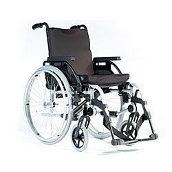 Con mayor comodidad en una pieza ligera pero Breezy BasiX para sillas de ruedas y con cinta ajustable para que el iPad entre - 43,18 cm del asiento se puede regular a lo ancho