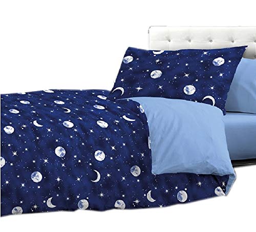 Biancheria Store Cosmo - Colcha de invierno de microfibra para cama de una plaza y media de 220 x 265 cm lavable en lavadora con diseño de lunas y estrellas