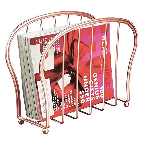 mDesign Revistero de Metal Decorativo para revistas, Libros o tabletas – Organizador de revistas de pie para la Sala de Estar o el baño – Elegante portalibros de Alambre de Metal – Dorado Rosado