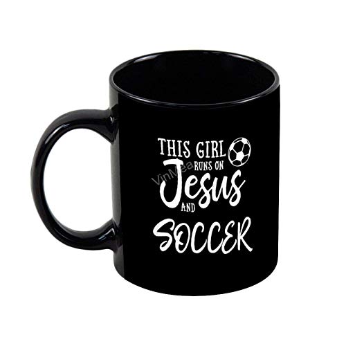 N\A Taza de cerámica para café, Esta Chica Corre con Jesús y fútbol, ​​Novedad, Taza de té, café, Regalo de cumpleaños, 11 oz