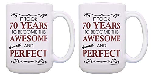 Juego de 2 tazas de té, taza de café, regalo de 70 cumpleaños para todos los 70 años impresionante 70 cumpleaños taza regalo 15 oz taza de café blanco
