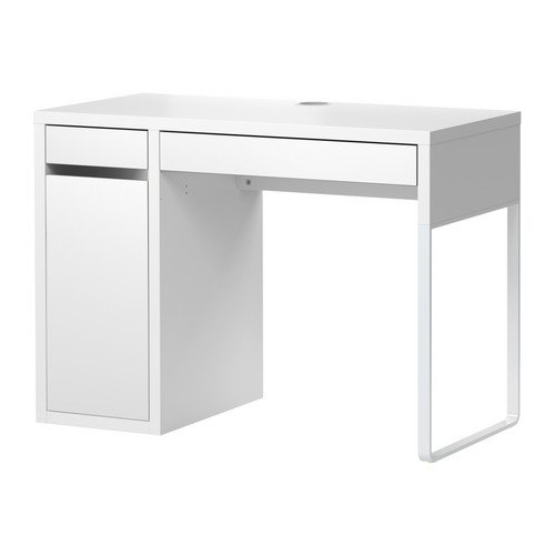Ikea MICKE escritorio en blanco; (105 x 50 cm)