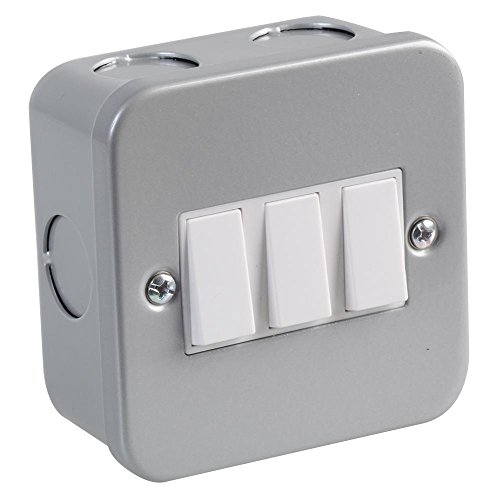 Invero Interruptor de luz de metal con 3 interruptores de 2 vías, 10 A, completo con caja trasera de montaje de superficie