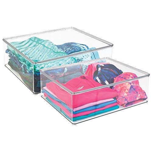 mDesign Juego de dos cajas para guardar ropa – Contenedores de plástico de 12,7 cm de altura – Cajas de plástico con tapa para el armario – Cajas apilables para ropa y más – transparente