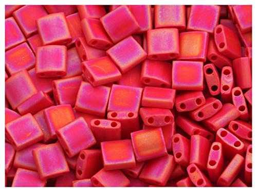 Miyuki Tila Beads, 5x5mm, 10 gr, Cuentas de Vidrio cuadradas japonesas, Dos Agujeros, Coral Matte AB (Opaque Frosted Rainbow Red)