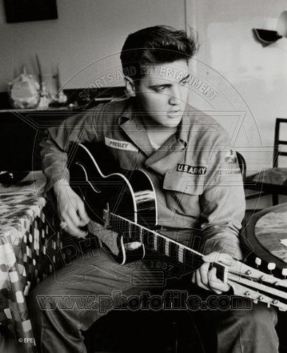 Elvis Presley - Foto brillante oficial de 20 x 25 cm (con chaqueta del ejército de Estados Unidos).