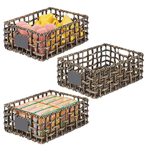 mDesign Juego de 3 cestas organizadoras para armario o estante – Canasta trenzada de jacinto de agua con etiqueta – Cesto extraíble con asas para baño, cocina, etc.– 40,6 x 30,5 x 15 cm – negro