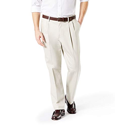 Dockers Big & Tall Classic Fit Signature Khaki 2.0 Pant D3-Pleated Pantalones de Tiempo Libre, Wolke, 54W x 30L para Hombre