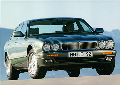 Jaguar Sovereign 4.0, model 1995 - Vintage Press Photo