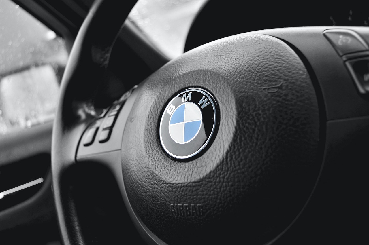 ¿Cuántos CV tiene un E46?