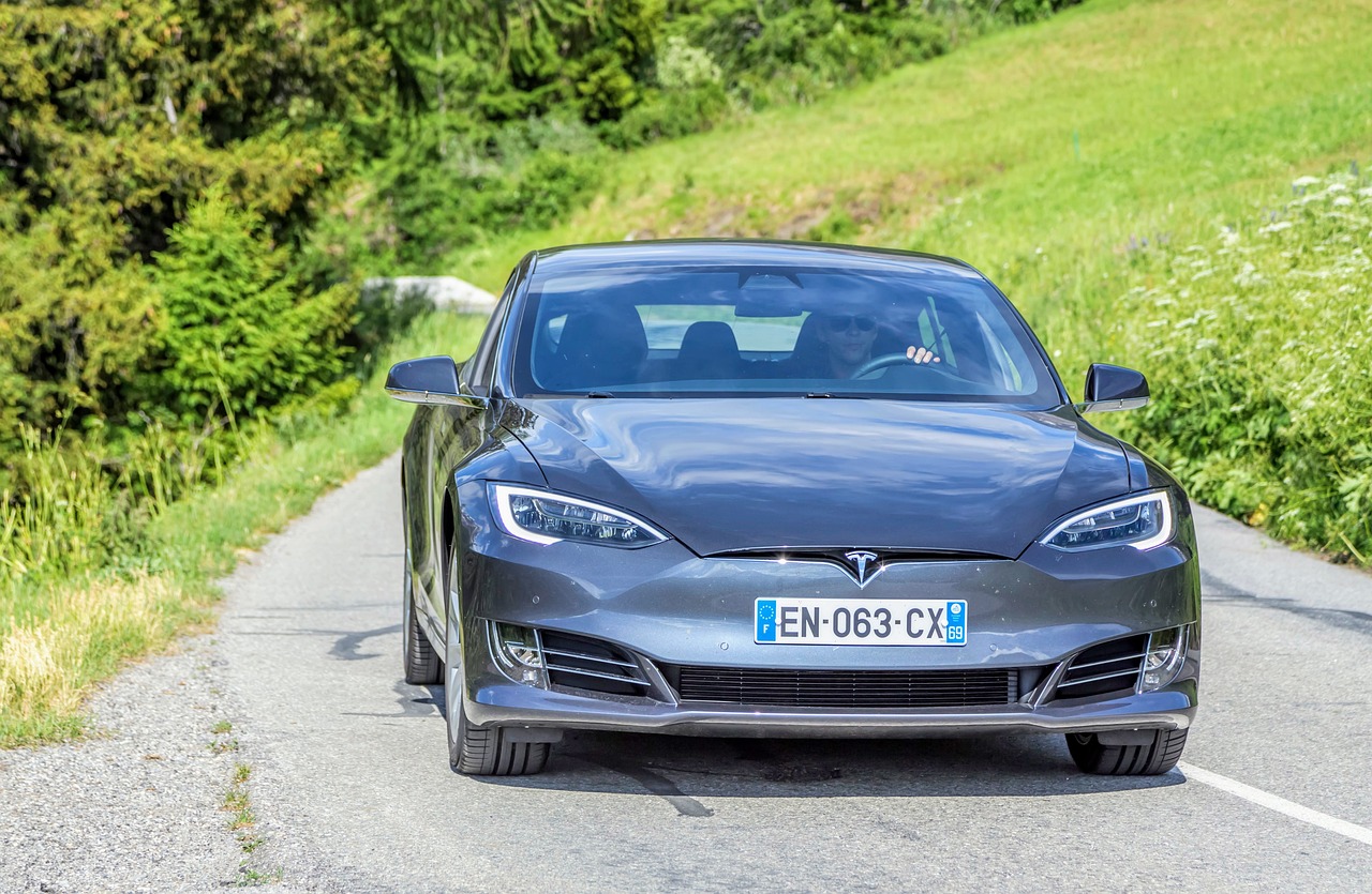 ¿Qué tipo de baterías usan los Tesla?