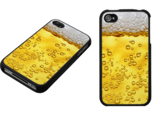 funda para iphone que reproduce un vaso de cerveza