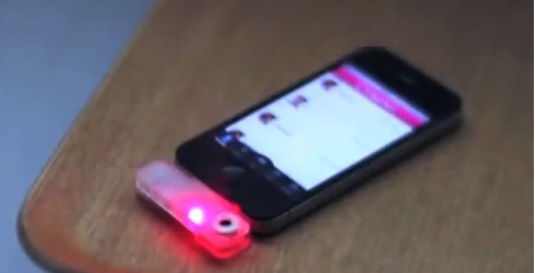 Enviar olores a través del smartphone con Scentee Enviar olores a través del smartphone con Scentee