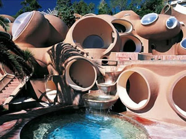 casa modular compuesta por esferas