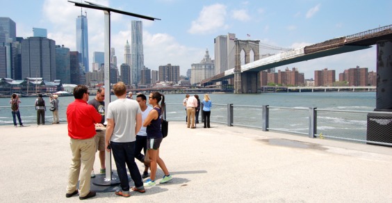 una estación solar para cargar el móvil