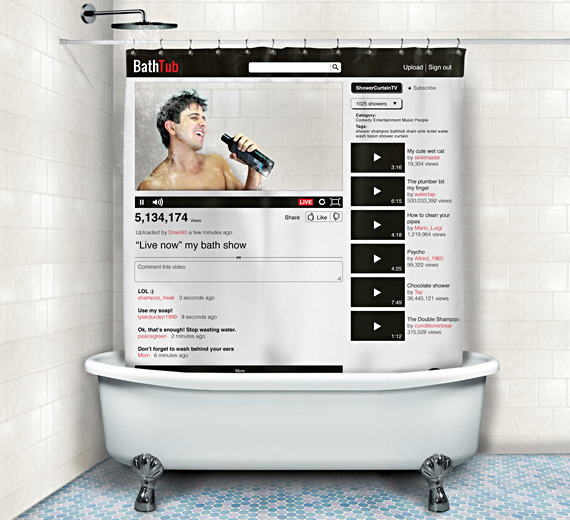 cortinas de baño que reproducen un video de youtube