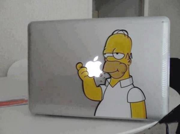 pegatina de Homer Simpson comiendo la manzana Apple