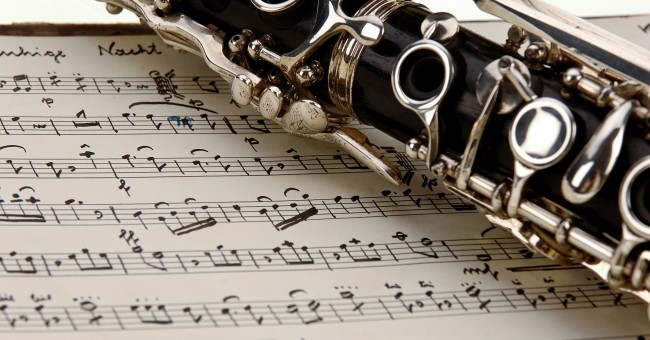 Beneficios de aprender a tocar un instrumento musical Beneficios de aprender a tocar un instrumento musical