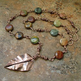 Collar de cobre con piedras semipreciosas para otoño