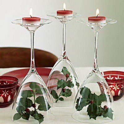 Candelabros hechos con copas de vidrio