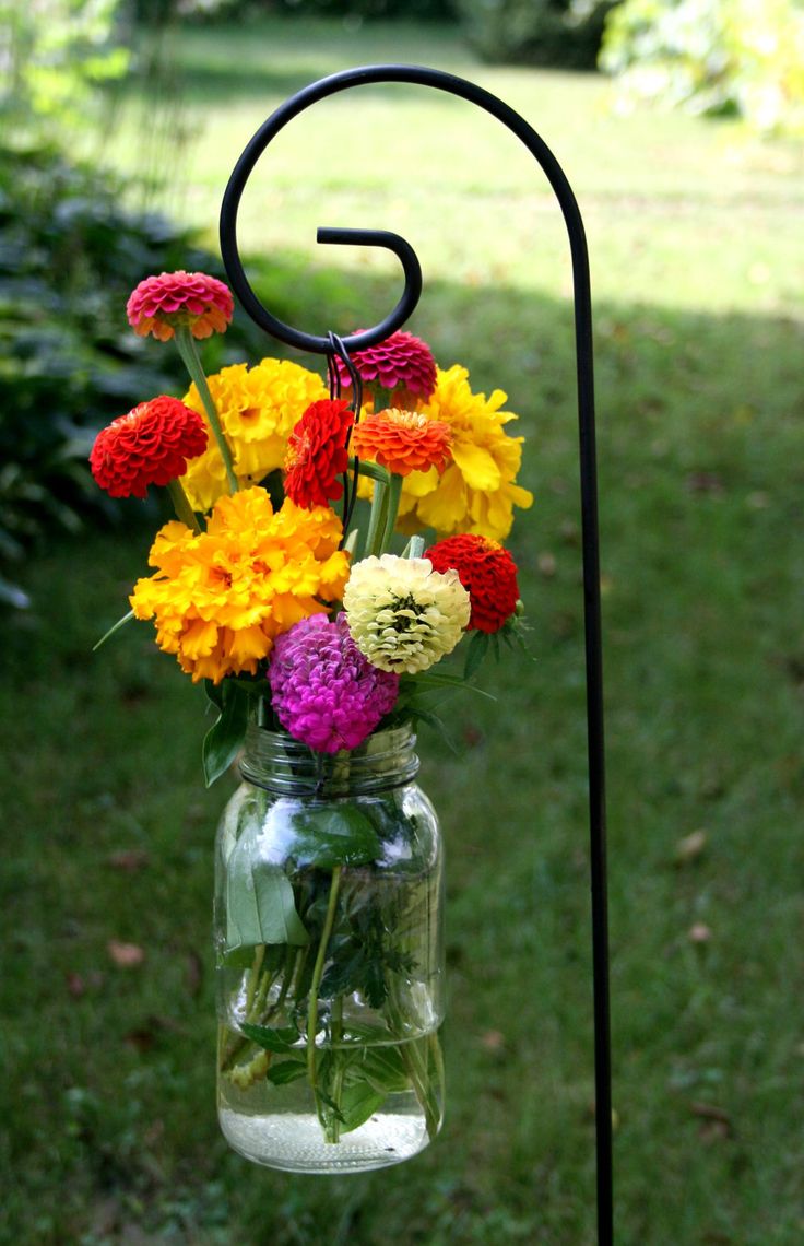 Florero con frasco de vidrio para el jardín