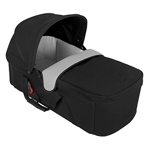 Maclaren Capazo - Entorno Plano Ideal para Recién Nacidos de Hasta 20 Lb / 25.6 Pulgadas, Forro Transpirable, Black/Silver Maclaren Capazo - Entorno Plano Ideal para Recién Nacidos de Hasta 20 Lb / 25.6 Pulgadas, Forro Transpirable, Black/Silver